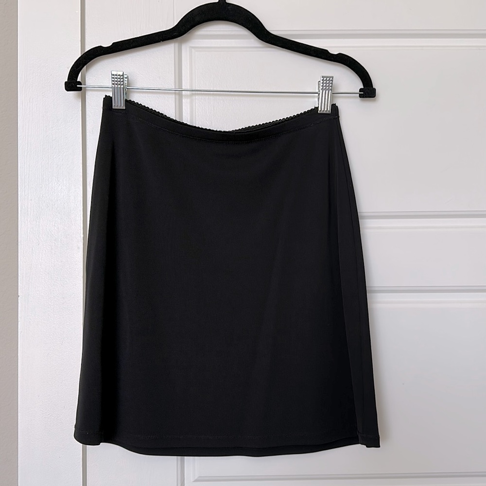 Woman’s Black GAP skirt, Size Small.